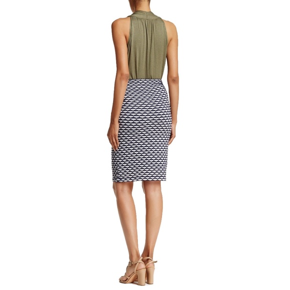 New MAX STUDIO Navy Blue Textured Jersey Skirt XS - Picture 2 of 8